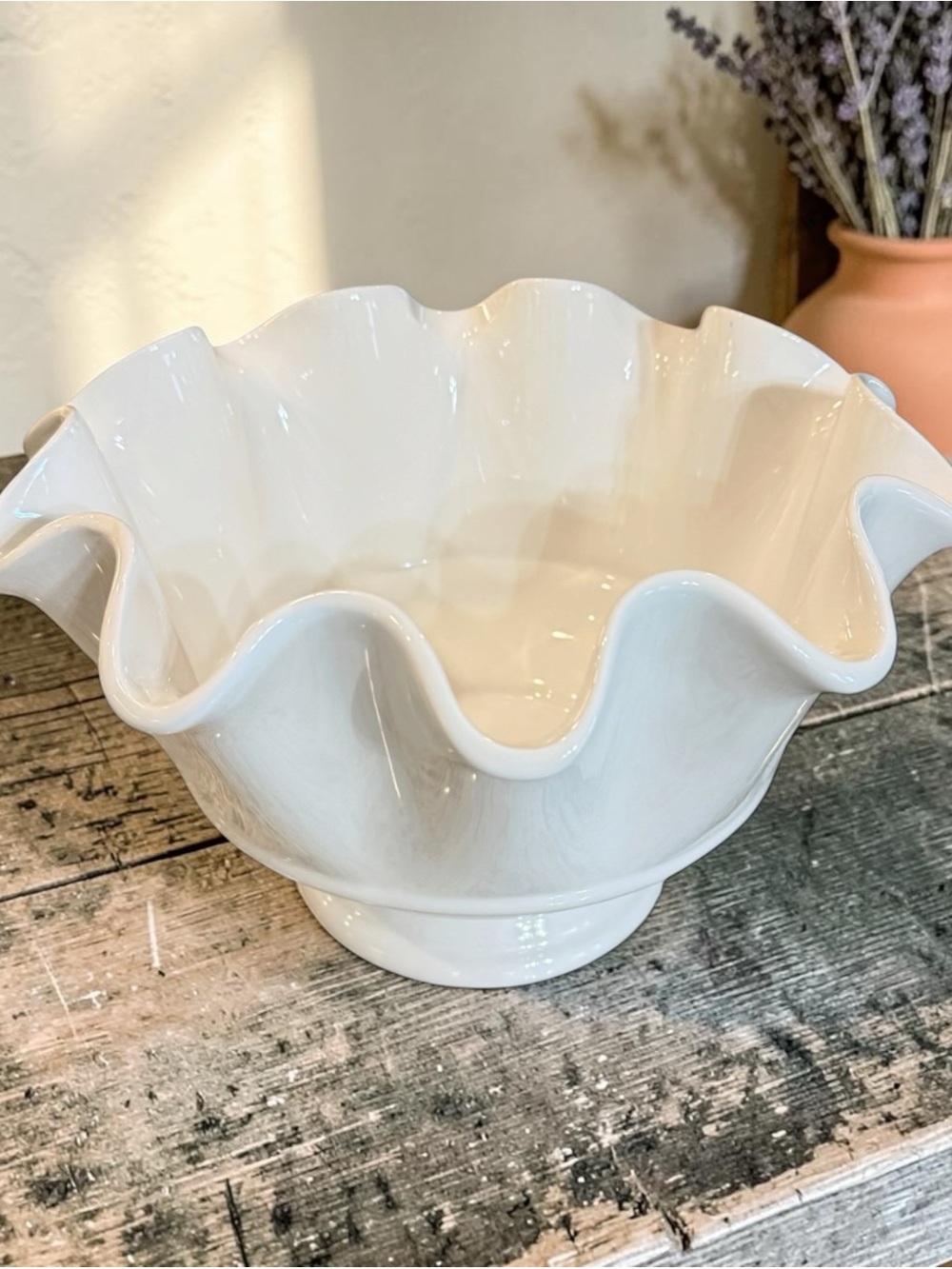 Vintage Pier 1 Dolomite White Ruffled Pedestal Centerpiece Bowl 12” - Picture 8 of 9